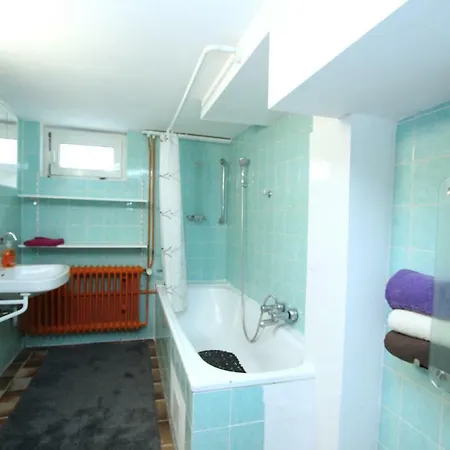 Lejlighed Privat-souterrain-apartment