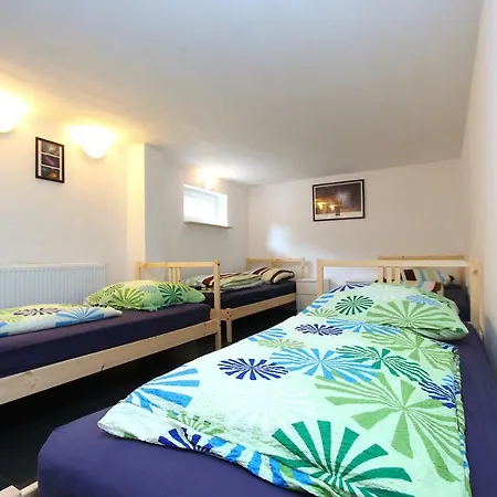 Privat-souterrain-apartment *